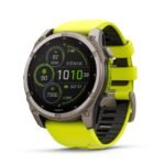 Garmin fēnix® 8-47mm Solar AMOLED Saphir Premium Multisport GPS Smartwatch Lange Akkulaufzeit Tauchbewertet Eingebaute LED-Taschenlampe Carbon Gray DLC Titanium mit Pebble Gray Band
