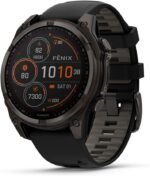 Garmin fēnix® 8-47mm Solar AMOLED Saphir Premium Multisport GPS Smartwatch Lange Akkulaufzeit Tauchbewertet Eingebaute LED-Taschenlampe Carbon Gray DLC Titanium mit Pebble Gray Band