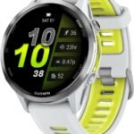 Garmin® Forerunner® 970, Premium GPS Running und Triathlon Smartwatch, AMOLED-Display, integrierte LED-Taschenlampe, Titan mit Whitestone-Gehäuse und Whitestone/Translucent Amp Yellow Band